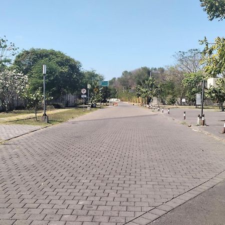 Diki Bungalows Kuta  Bagian luar foto